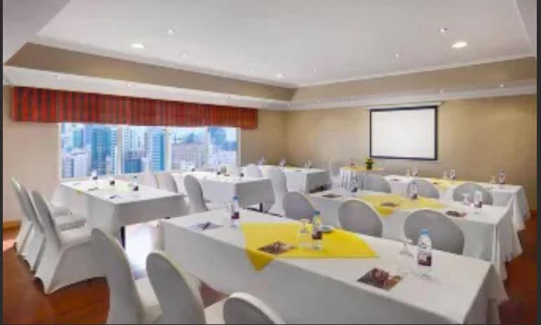 Al Safir Tower - Residence Манама Екстериор снимка