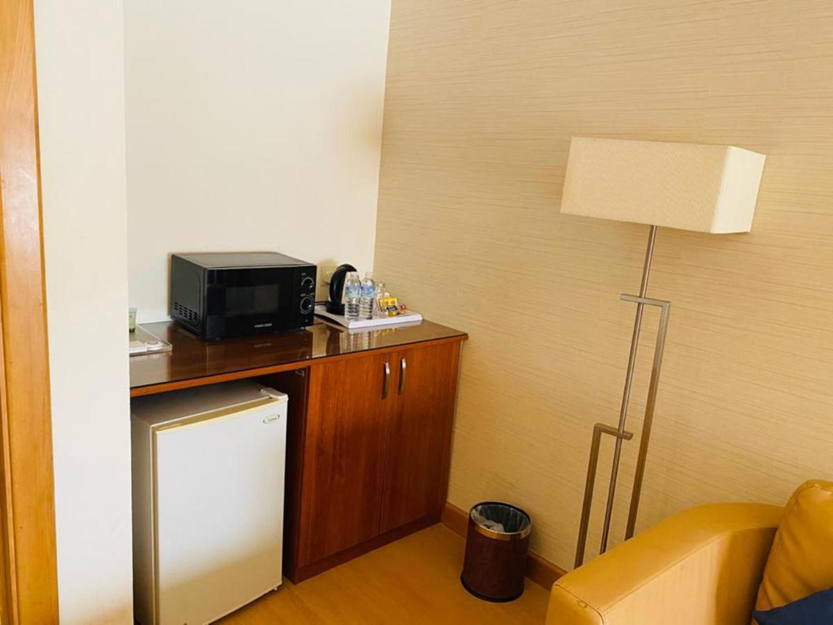 Al Safir Tower - Residence Манама Екстериор снимка